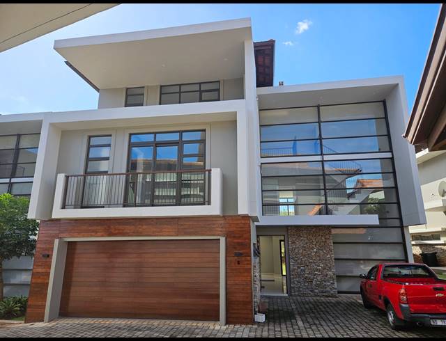 4 BEDROOM TOWNHOUSE FOR SALE IN IZINGA ESTATE